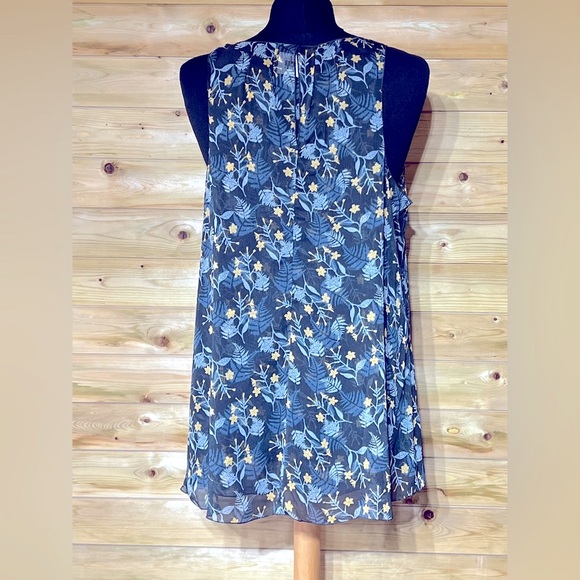 Cabi Sleeveless Blouse - Picture 4 of 12